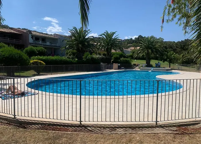 Playa Del Oro Vakantiepark Favone