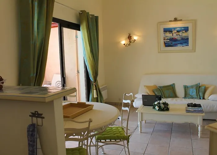 Playa Del Oro Favone