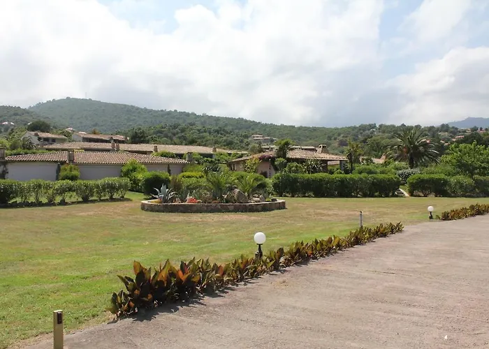 Playa Del Oro Favone